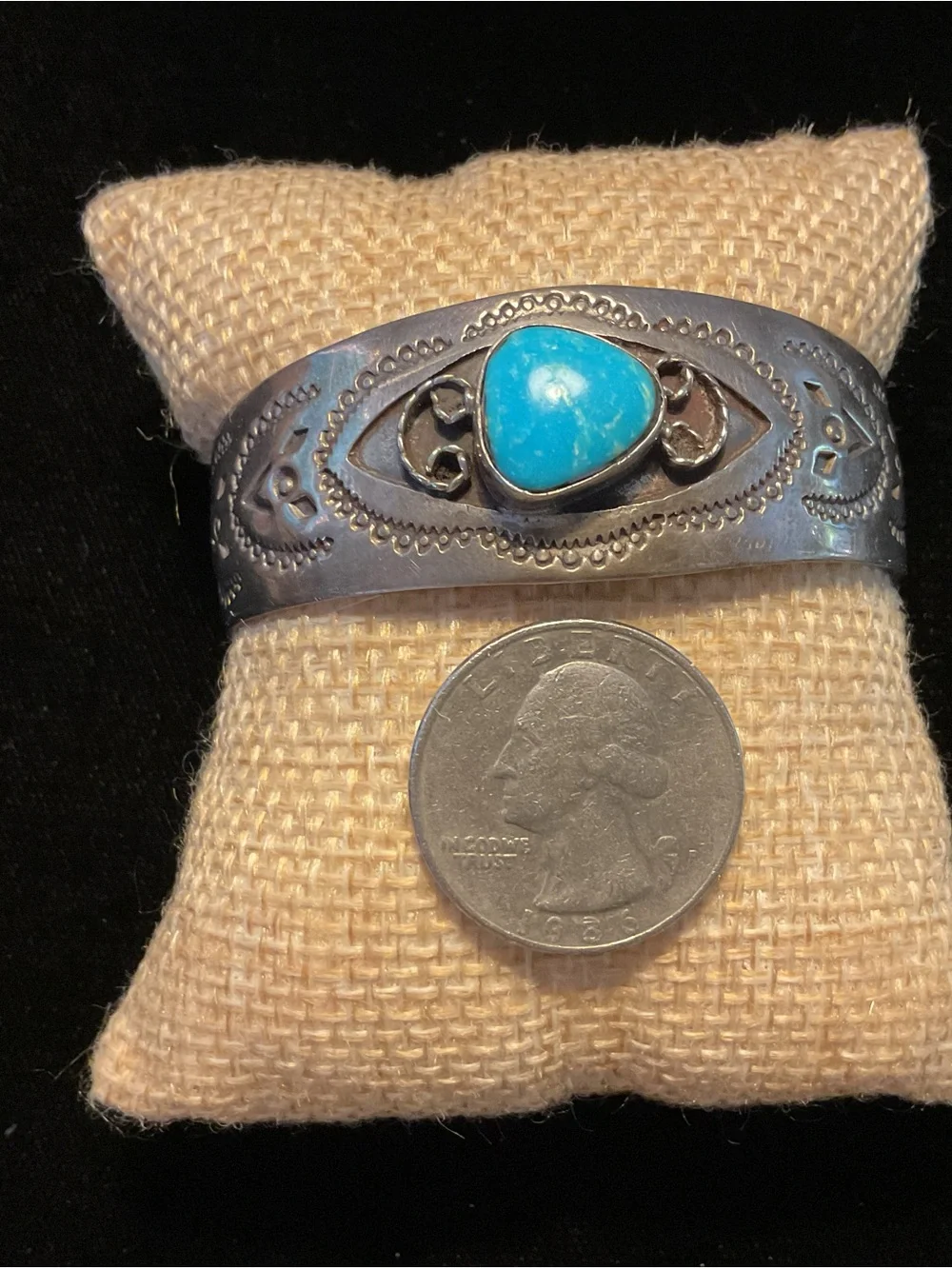 Vintage Navajo sterling 925 cuff bracelet featuring a central turquoise stone